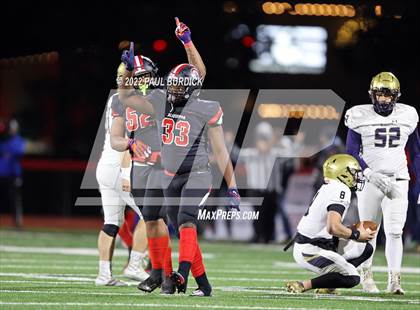 Thumbnail 3 in Aliquippa vs. Bishop McDevitt (PIAA 4A Championship) photogallery.