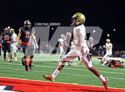 Thumbnail 2 in Aliquippa vs. Bishop McDevitt (PIAA 4A Championship) photogallery.