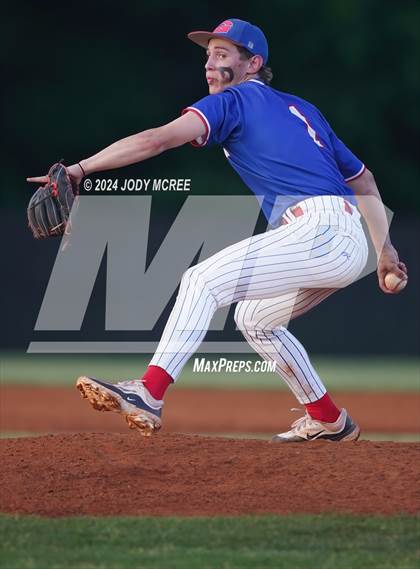 Thumbnail 1 in Grenada vs Center Hill (MHSAA 6A Round 2) photogallery.