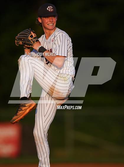 Thumbnail 3 in Grenada vs Center Hill (MHSAA 6A Round 2) photogallery.