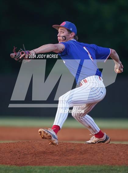 Thumbnail 3 in Grenada vs Center Hill (MHSAA 6A Round 2) photogallery.