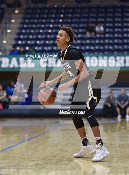 Thumbnail 3 in Sage Creek vs. Mount Miguel (CIF San Diego Division III Final) photogallery.