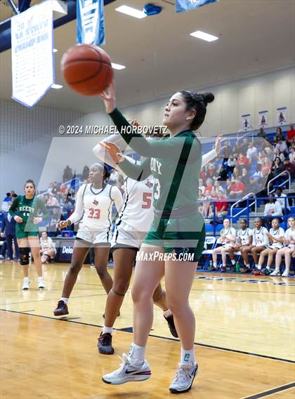 Thumbnail 3 in Liberty vs. Reedy (UIL 5A Girls Basketball Regional Quarterfinal) photogallery.