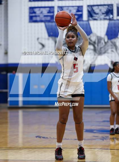 Thumbnail 2 in Liberty vs. Reedy (UIL 5A Girls Basketball Regional Quarterfinal) photogallery.