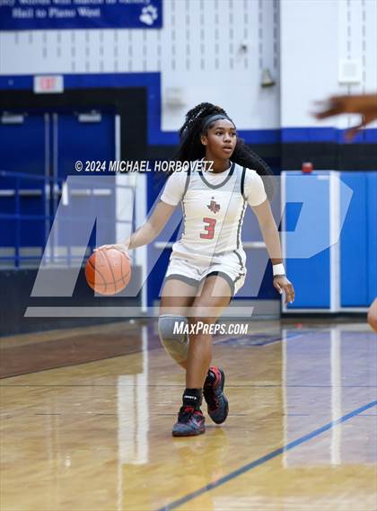 Thumbnail 2 in Liberty vs. Reedy (UIL 5A Girls Basketball Regional Quarterfinal) photogallery.