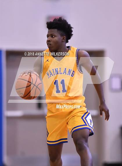 Thumbnail 1 in Crystal River vs. Mainland (Cancer Awareness Classic) photogallery.