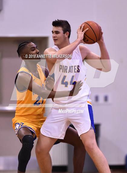 Thumbnail 3 in Crystal River vs. Mainland (Cancer Awareness Classic) photogallery.