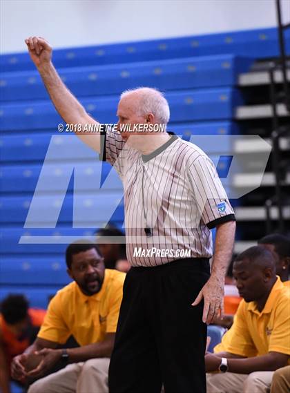 Thumbnail 3 in Crystal River vs. Mainland (Cancer Awareness Classic) photogallery.