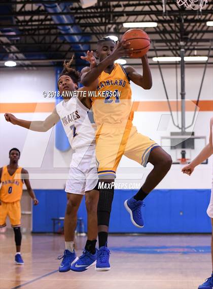 Thumbnail 1 in Crystal River vs. Mainland (Cancer Awareness Classic) photogallery.