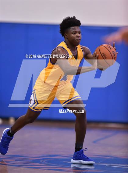 Thumbnail 1 in Crystal River vs. Mainland (Cancer Awareness Classic) photogallery.