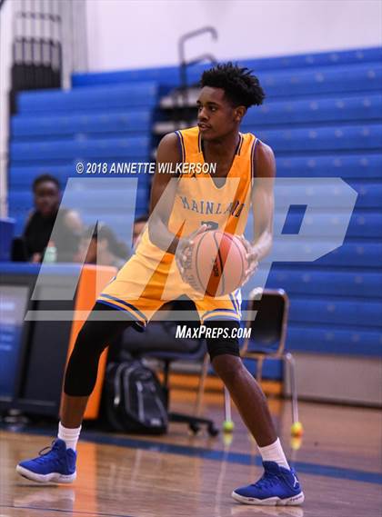 Thumbnail 3 in Crystal River vs. Mainland (Cancer Awareness Classic) photogallery.