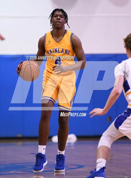 Thumbnail 2 in Crystal River vs. Mainland (Cancer Awareness Classic) photogallery.