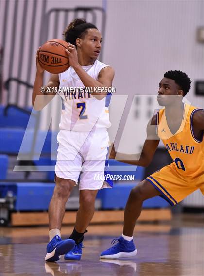Thumbnail 1 in Crystal River vs. Mainland (Cancer Awareness Classic) photogallery.
