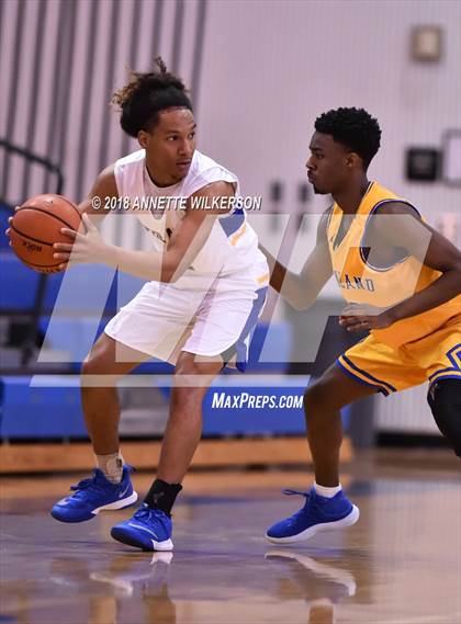Thumbnail 2 in Crystal River vs. Mainland (Cancer Awareness Classic) photogallery.