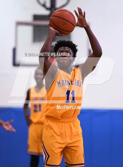 Thumbnail 2 in Crystal River vs. Mainland (Cancer Awareness Classic) photogallery.