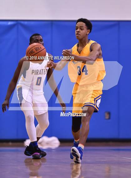 Thumbnail 2 in Crystal River vs. Mainland (Cancer Awareness Classic) photogallery.