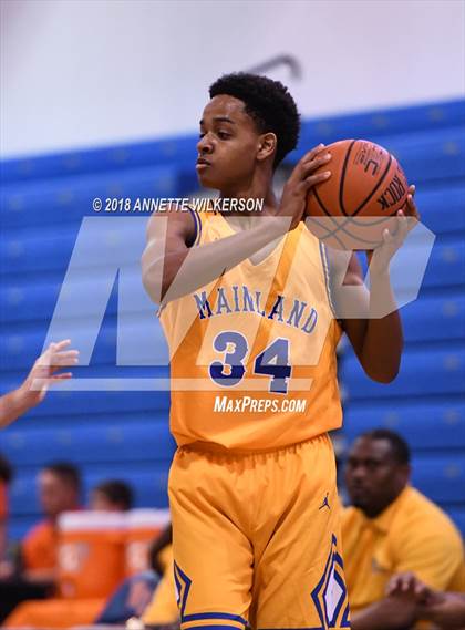Thumbnail 1 in Crystal River vs. Mainland (Cancer Awareness Classic) photogallery.