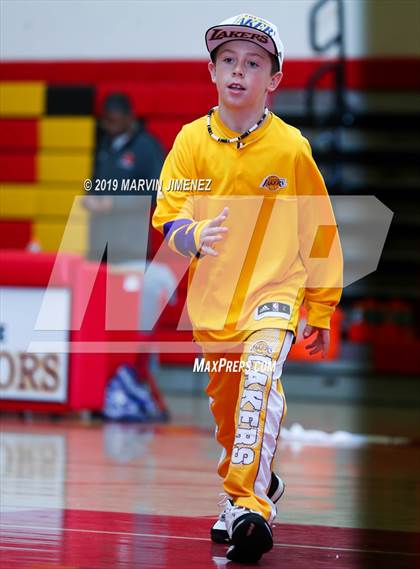 Thumbnail 1 in Moorpark vs Shalhevet photogallery.