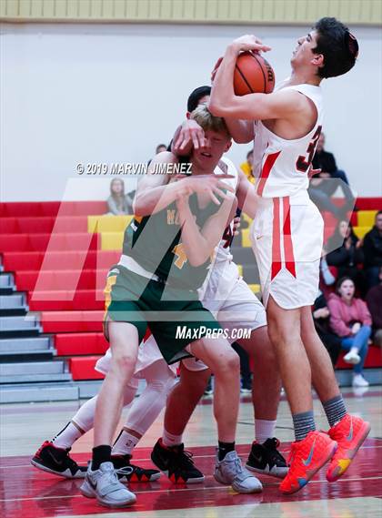 Thumbnail 3 in Moorpark vs Shalhevet photogallery.