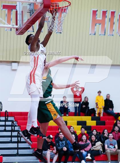 Thumbnail 2 in Moorpark vs Shalhevet photogallery.