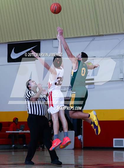 Thumbnail 1 in Moorpark vs Shalhevet photogallery.