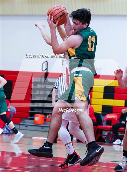 Thumbnail 1 in Moorpark vs Shalhevet photogallery.