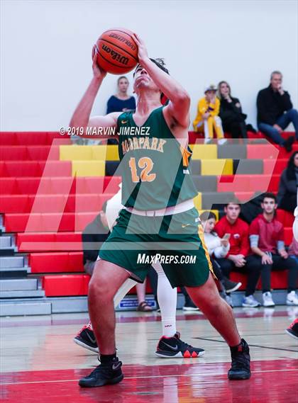 Thumbnail 3 in Moorpark vs Shalhevet photogallery.