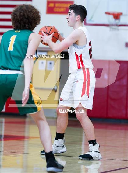 Thumbnail 1 in Moorpark vs Shalhevet photogallery.