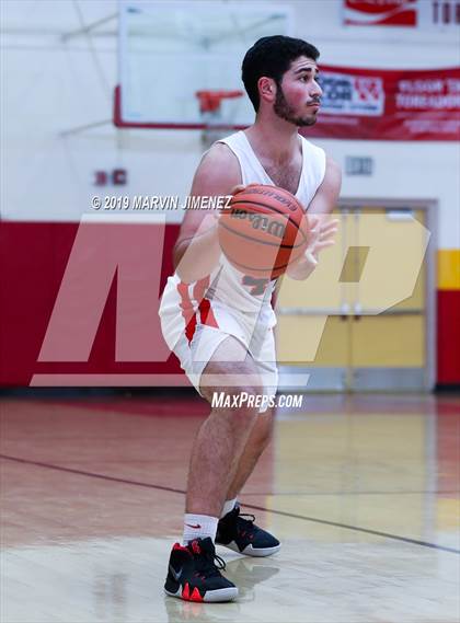 Thumbnail 2 in Moorpark vs Shalhevet photogallery.