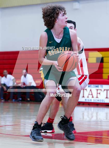 Thumbnail 3 in Moorpark vs Shalhevet photogallery.