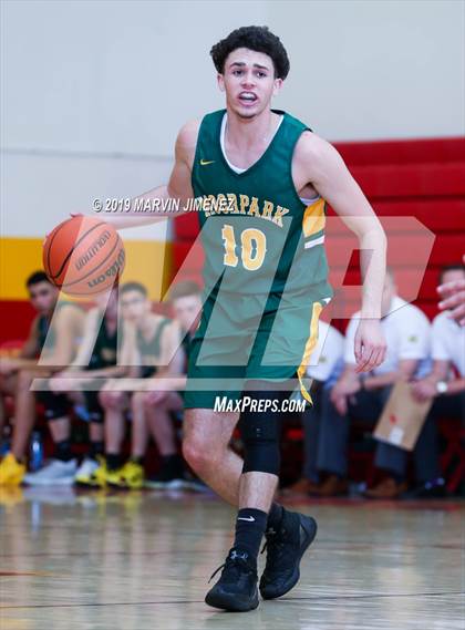 Thumbnail 2 in Moorpark vs Shalhevet photogallery.