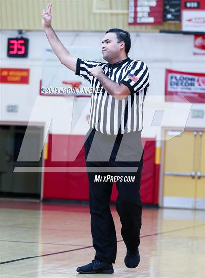 Thumbnail 1 in Moorpark vs Shalhevet photogallery.