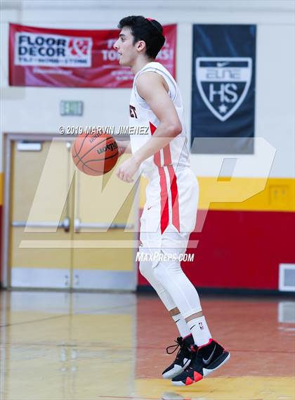 Thumbnail 2 in Moorpark vs Shalhevet photogallery.