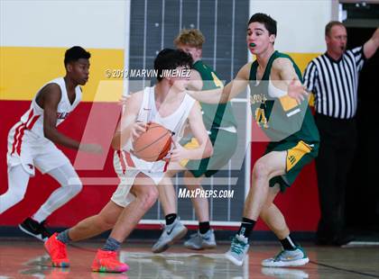 Thumbnail 2 in Moorpark vs Shalhevet photogallery.