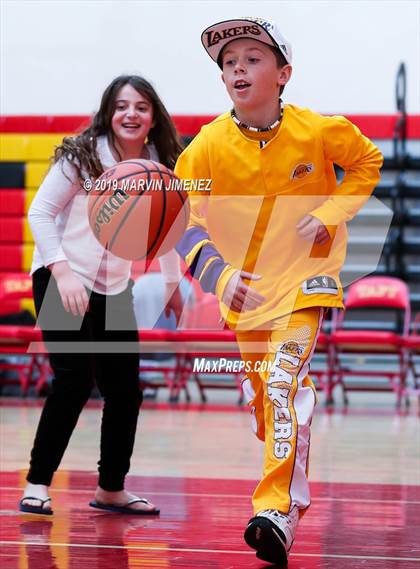 Thumbnail 2 in Moorpark vs Shalhevet photogallery.