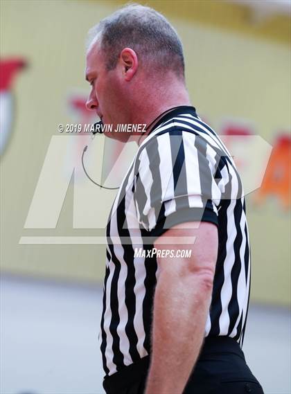Thumbnail 1 in Moorpark vs Shalhevet photogallery.