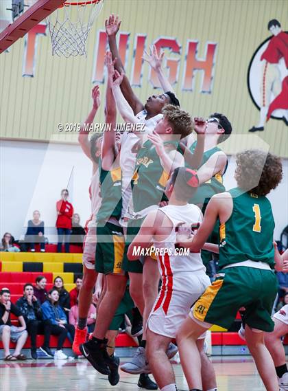 Thumbnail 3 in Moorpark vs Shalhevet photogallery.