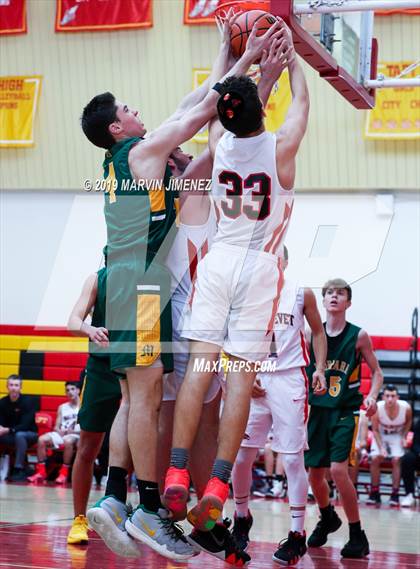 Thumbnail 3 in Moorpark vs Shalhevet photogallery.