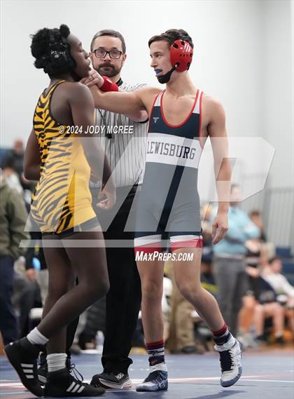 Thumbnail 1 in Hernando vs Lewisburg (Lewisburg Quad) photogallery.