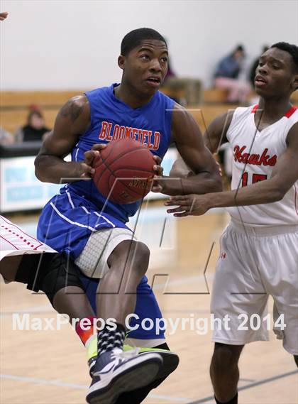 Thumbnail 2 in Bloomfield @ University (CIAC Class S Second Round) photogallery.
