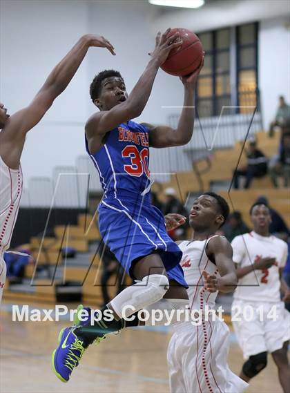 Thumbnail 2 in Bloomfield @ University (CIAC Class S Second Round) photogallery.