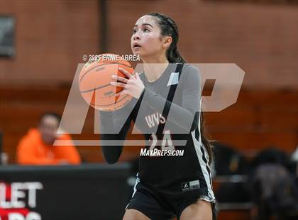 Thumbnail 1 in Miramonte vs. Washington (Sabrina Ionescu SI20 Showcase) photogallery.