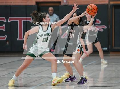 Thumbnail 2 in Miramonte vs. Washington (Sabrina Ionescu SI20 Showcase) photogallery.
