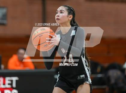 Thumbnail 3 in Miramonte vs. Washington (Sabrina Ionescu SI20 Showcase) photogallery.