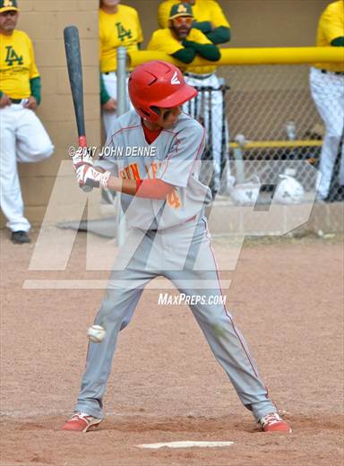 null - Photo 01