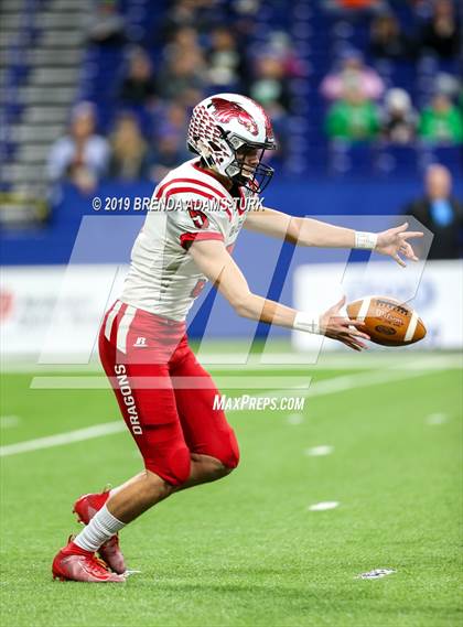 Thumbnail 1 in New Palestine vs. Valparaiso (IHSAA 5A State Final) photogallery.