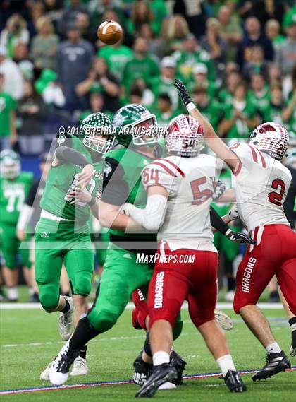 Thumbnail 2 in New Palestine vs. Valparaiso (IHSAA 5A State Final) photogallery.
