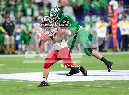 Thumbnail 2 in New Palestine vs. Valparaiso (IHSAA 5A State Final) photogallery.