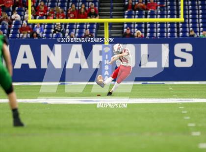 Thumbnail 1 in New Palestine vs. Valparaiso (IHSAA 5A State Final) photogallery.