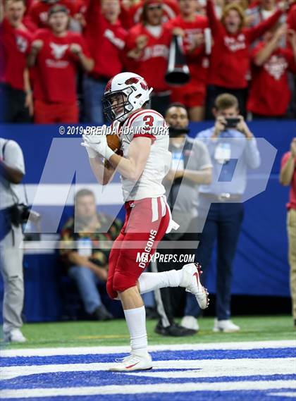 Thumbnail 3 in New Palestine vs. Valparaiso (IHSAA 5A State Final) photogallery.